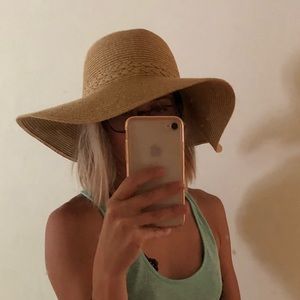 Urban Outfitters floppy sun hat